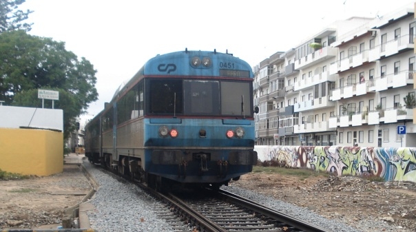 Assembleia Municipal de Olhão aprova moção da CDU pelo investimento no transporte ferroviário