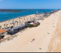 Moradores do extremo nascente da Praia de Faro não querem abandonar as casas