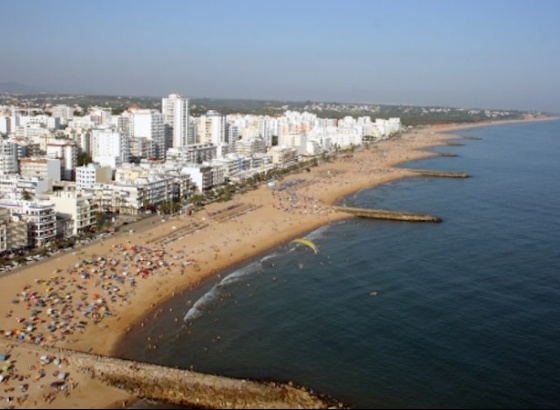 Avaliação ambiental da restruturação dos molhes de Quarteira em consulta pública