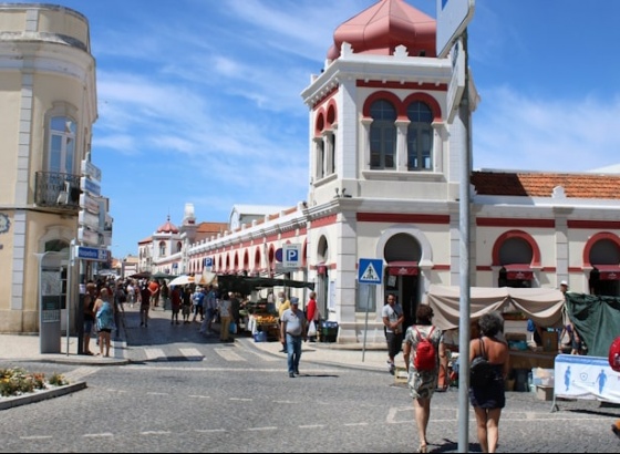 Ocupe o seu lugar na cidade de Loulé e desfrute de um programa variado