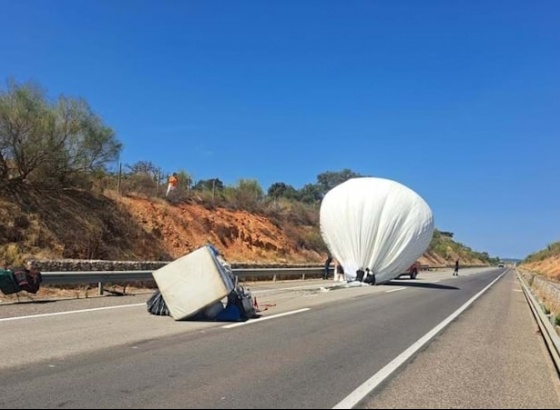  Balão de ar quente aterra de emergência em acesso à Via do Infante 