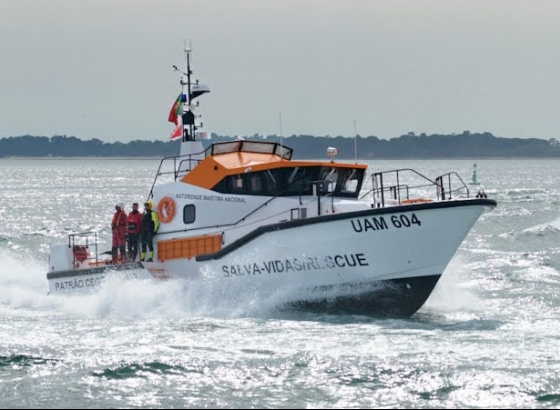 Embarcação de pesca detetou corpo de homem ao largo da praia do Telheiro em Vila do Bispo