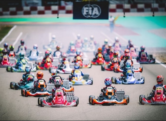 Karting: 200 pilotos discutem títulos mundiais em Portimão