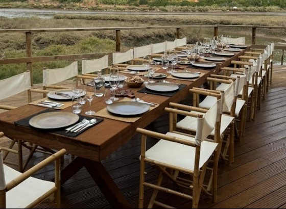 Casa do Rio com almoços para grupos nas margens do Arade