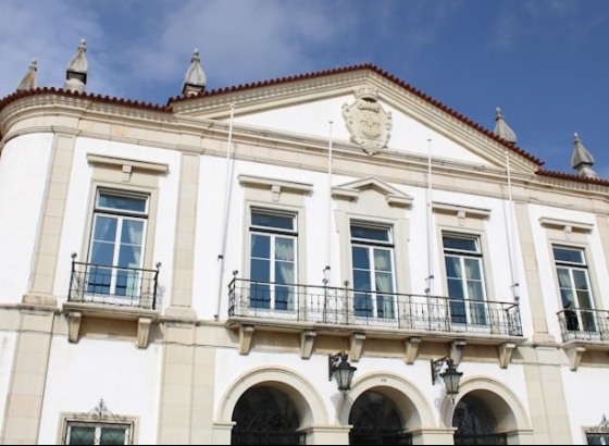 Município de Faro atribui apoio financeiro à Associação Académica da UAlg para bolsas de estudo 