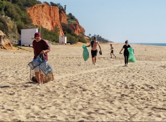 Vale do Lobo e Infralobo promovem ação de limpeza de praias