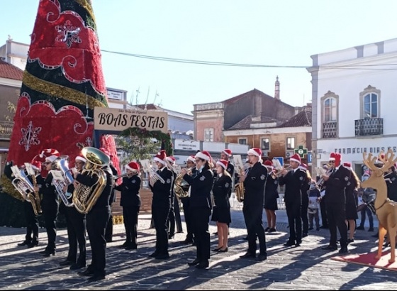 Banda Filarmónica de São Brás de Alportel realiza desfile de Natal 