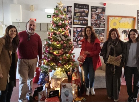 Trabalhadores da CCDR Algarve levaram presentes a crianças e jovens de duas instituições