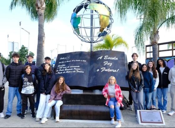 Jovens de São Brás de Alportel inauguraram monumento de homenagem à educação