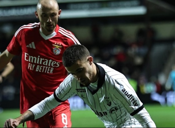 Benfica vence Farense e qualifica-se para os 'quartos' da Taça de Portugal