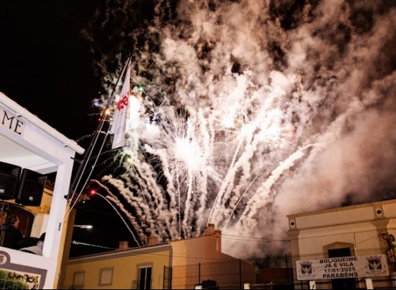 Boliqueime assinalou elevação a vila com animação e fogo de artifício