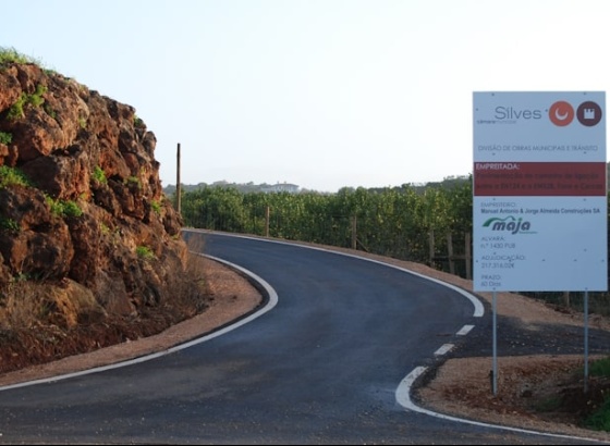 Município de Silves concluiu pavimentação de caminho em Torre e Cercas