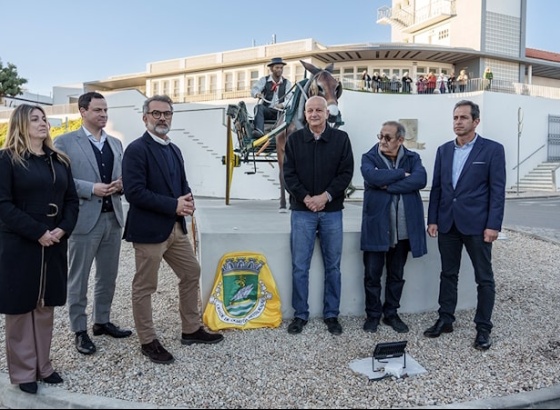 Inaugurada estátua em homenagem ao agricultor 