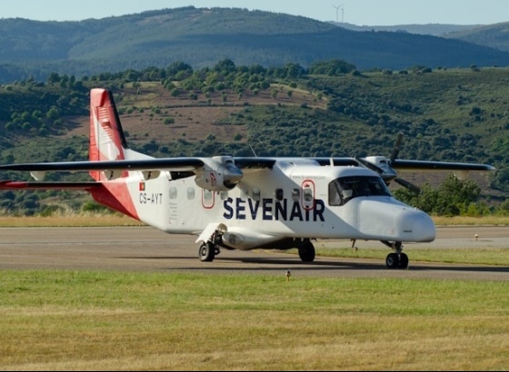 Governo reprograma verbas da ligação Bragança-Portimão mas avião continua retido em Cascais