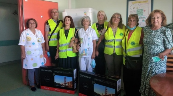 Lions Clube de Vilamoura doa equipamentos à Pediatria do CHUA