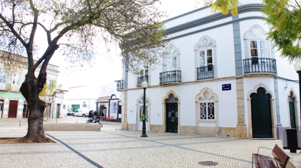 Assembleia Municipal de Faro aprovou por maioria desanexação das Freguesias da Conceição de Faro e de Estoi