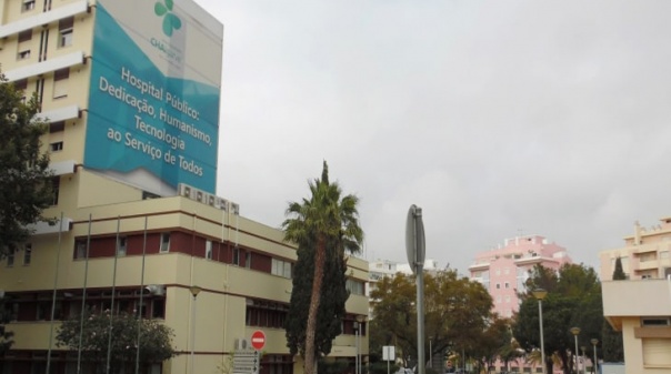 Grupo de cidadãos organiza manifestação em frente ao Hospital de Faro 