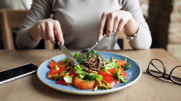 Como é que a alimentação pode melhorar a saúde mental?