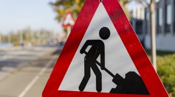 Município de Lagoa iniciou requalificação da Rua das Flores e Rua das Amoreiras, na Praia do Carvoeiro