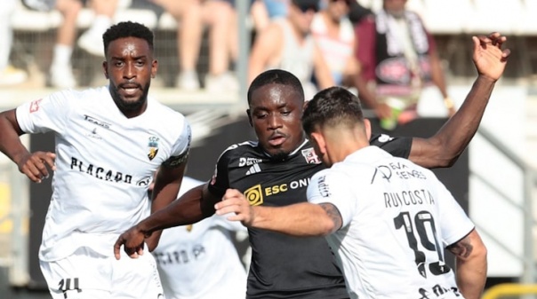 Farense regressa à I Liga com derrota frente ao Casa Pia 