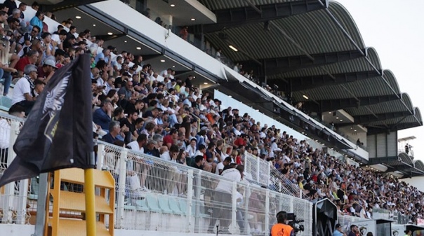 Sócios do Portimonense com entrada gratuita no próximo fim de semana