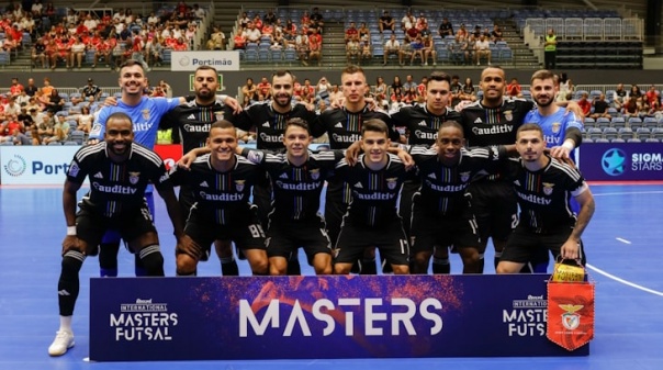 Benfica vence Anderlecht e garante segundo lugar no Record International Masters Futsal 2023