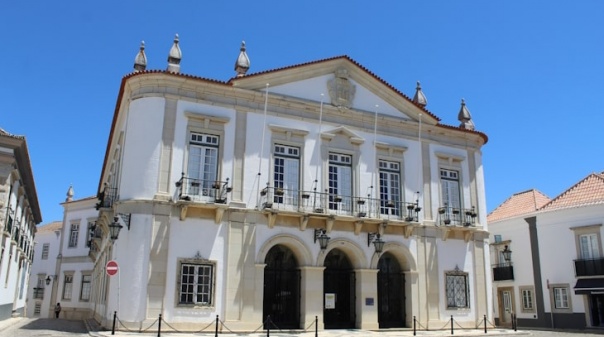 Concerto de António Zambujo, Buba Espinho e Luís Trigacheiro marca comemorações do Dia da Cidade de Faro