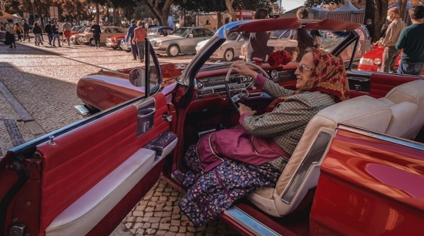 Em novembro, há exposição de carros clássicos na Baixa de Faro