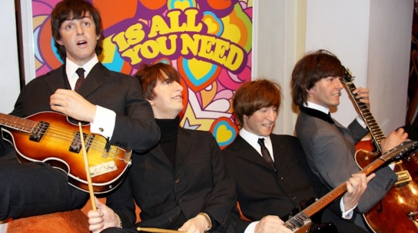 AP Eva Senses recebe tributo aos Beatles