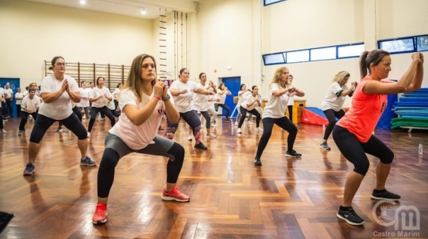 Neste Outubro Rosa, Castro Marim juntou-se para mega aula de fitness