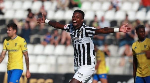 Portimonense regressa aos triunfos e aumenta série negativa do Estoril Praia