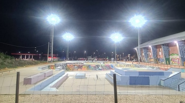 Skate Park de Faro volta a ter iluminação "após mais de uma década no escuro"