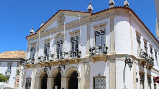 Assembleia Municipal de Faro chumba propostas de orçamento para 2024 e plano plurianual