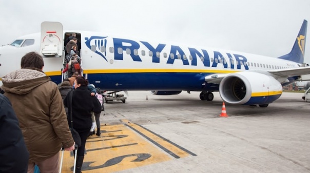 Subida das taxas aeroportuarias leva Ryanair a reduzir capacidade em Faro