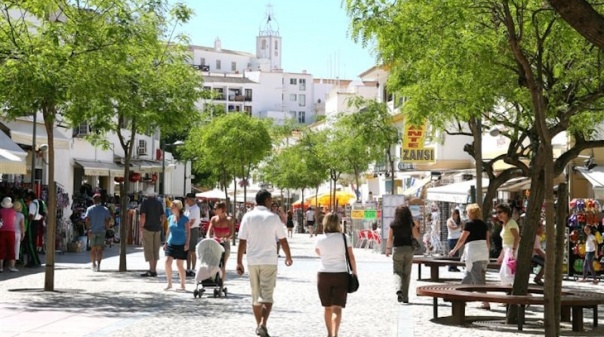 Albufeira vai aplicar taxa turística no concelho