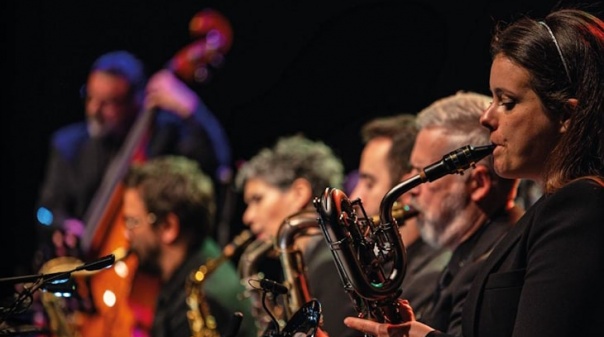 Orquestra de Jazz do Algarve apresenta-se em Lagoa com a cantora Maria Anadon e o trombonista Ferdinand Von Seebach