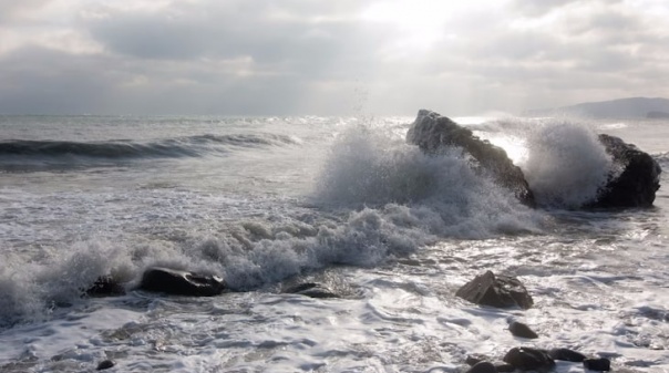 Autoridades alertam para agravamento do estado do mar a partir de amanhã