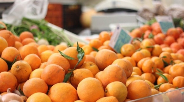 Laranja volta a ser “rainha” no Mercado de Portimão