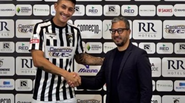 Central Thiago Dombroski reforça Portimonense por empréstimo até 2025