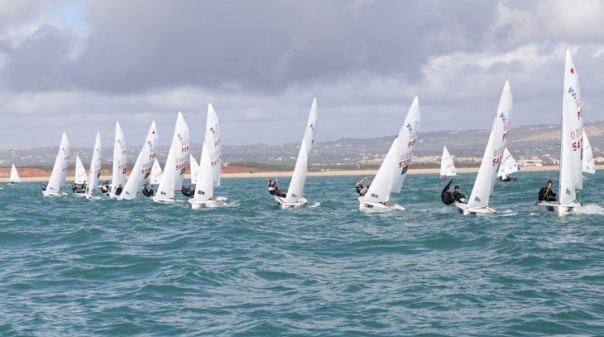 Centenas de velejadores participaram no 50º Torneio Internacional de Vela do Carnaval em Vilamoura 