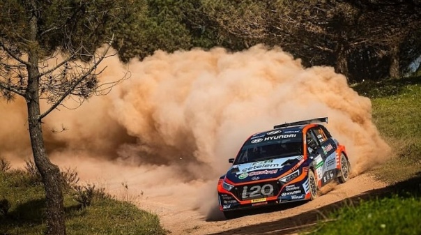 Kris Meeke domina primeiro dia do Rali do Algarve