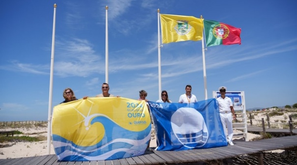 Praias do concelho de Olhão com as bandeiras azuis e de qualidade de ouro hasteadas