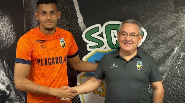 Guarda-redes Kaique reforça Farense por empréstimo do Palmeiras