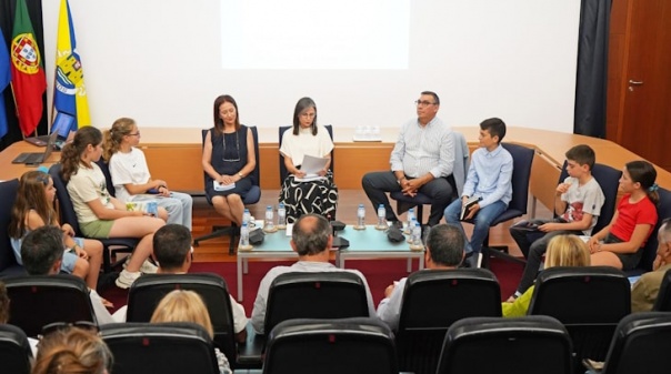 Lagos reuniu crianças e adultos em torno do tema da água