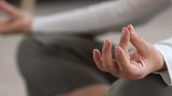 Rui Guimarães leva sessões de concentração e meditação à Biblioteca de Lagoa