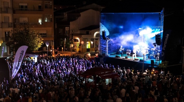 Noitada promete música, luz e performances na cidade centenária de Portimão