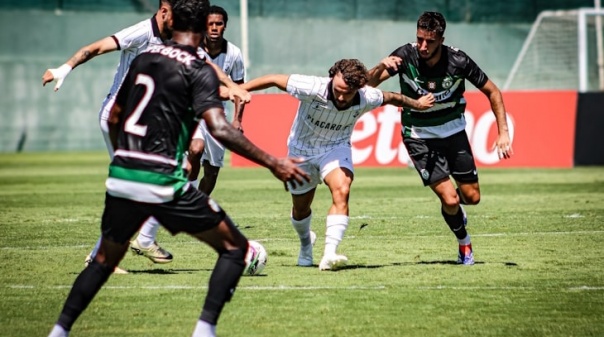 Sporting bate Farense em jogo particular com três golos de Gyökeres
