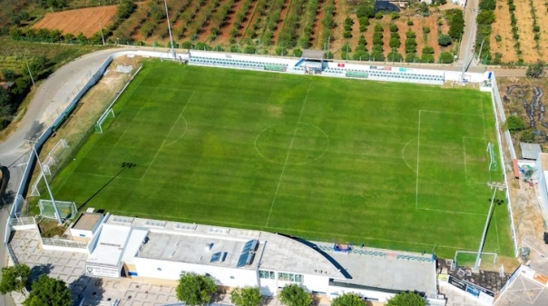 Estádio Arsénio Catuna reabriu com melhores condições para atletas de Albufeira