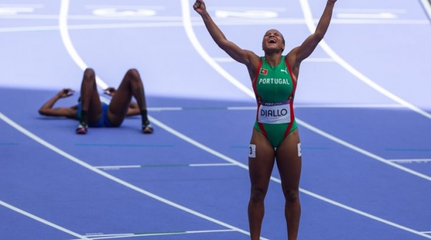 Fatoumata Diallo segue para as meias-finais dos 400 metros barreiras em Paris2024