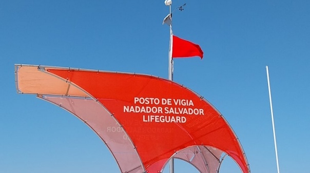 Bandeira vermelha na praias de Fuseta-Ria e Armação de Pera